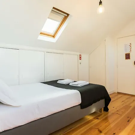 Casa Da Rua Taipas * Lisbon